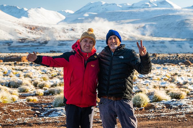 Guided tour to the Tatio Geyser breakfast at Geyser Blanco - English commentary and guide quality