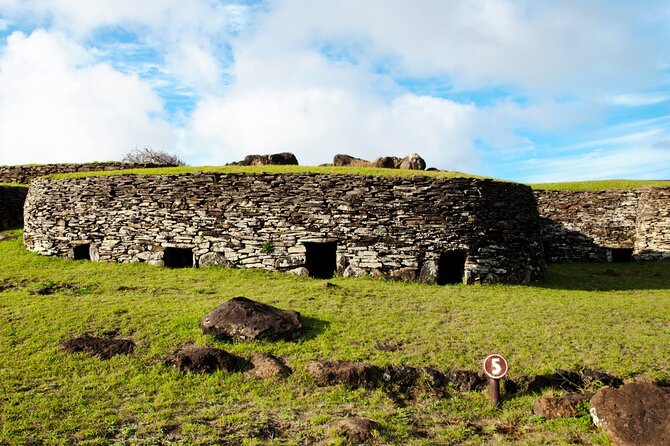 Half Day Private Tour: Rano Kau and Orongo the City of Kings - Ahu Vinapu and the moai platform
