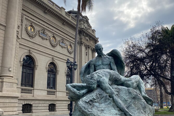Half Day Santiago City Tour, like a Local! - La Moneda offers a short look at Chilean power