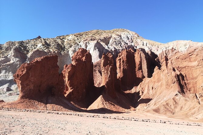 Half-day tour to Rainbow Valley - Transport, group size, and guide support