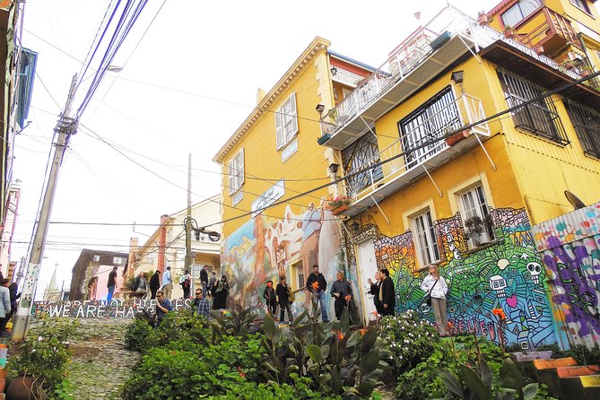Historic Valparaiso and Viña del Mar from Santiago - Valparaíso: colorful hills, murals, and big views