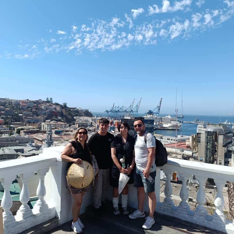 Historic Valparaíso: Private tour by vehicle - Booking details worth knowing