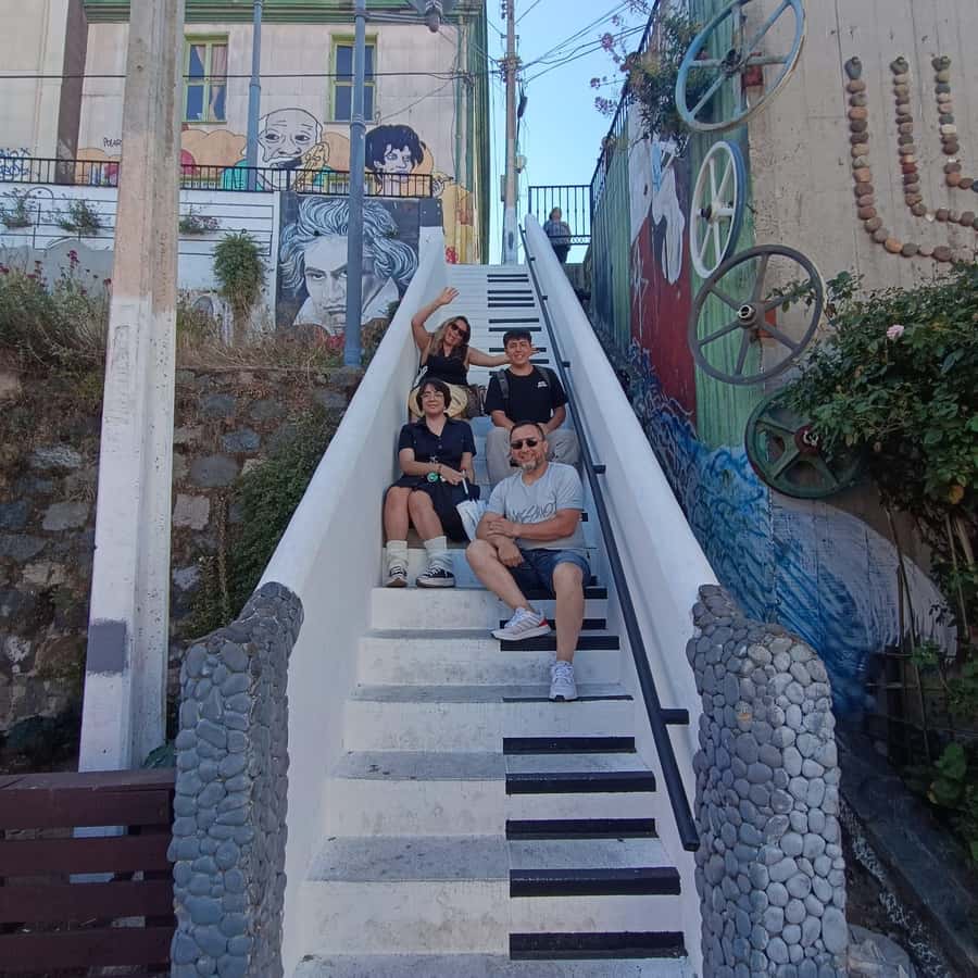 Historic Valparaíso: Private tour by vehicle - Starting with Valparaíso’s hills and Pacific views