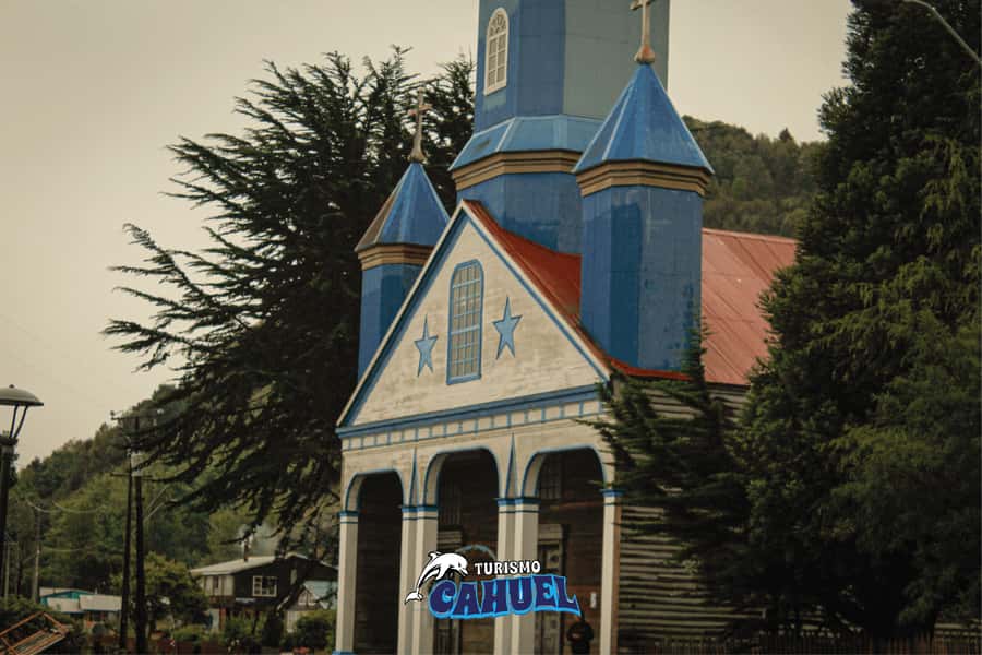 Inner Coast of Chiloé: Road and Sea. - Key points at a glance