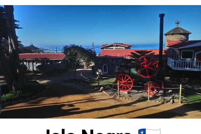 Isla Negra House of Pablo Neruda -Pomaire - The coast, bookstore, and beach below the house