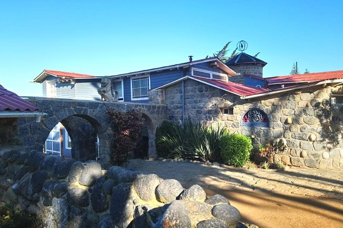 Isla Negra House of Pablo Neruda -Pomaire - Pomaire and its three-legged pig