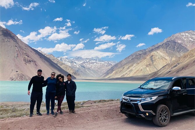 Jipe tour Embalse el Yeso 4x4 with semi-private barbecue - A 4x4 ride instead of a crowded coach