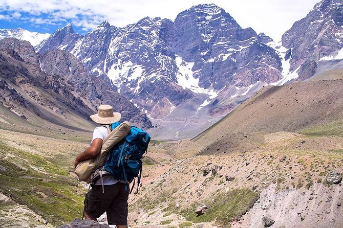 Juncal Andean Park: Hiking over a Glacial Tongue - Key points about the Juncal glacier hike