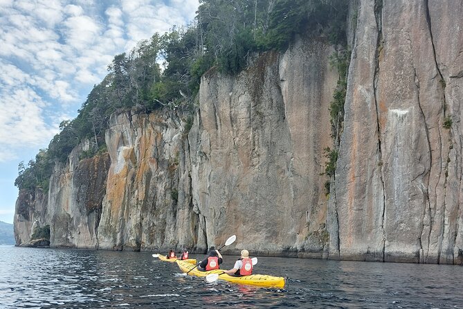 Kayak experience with refreshments. - Four lakes, one compact kayaking outing