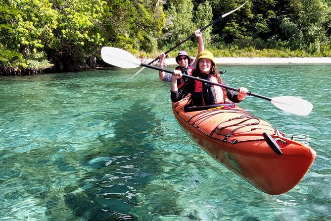 Kayak experience with refreshments. - Lago Correntoso: keeping the route varied