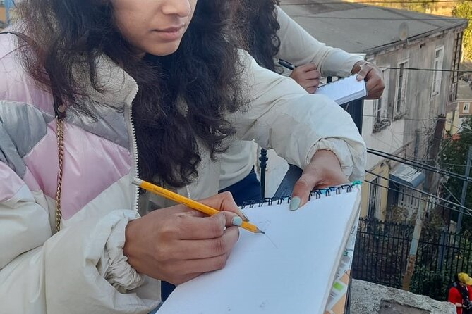 Learn Urban Sketching while you tour Valparaíso - Learning from an architect and urban planner