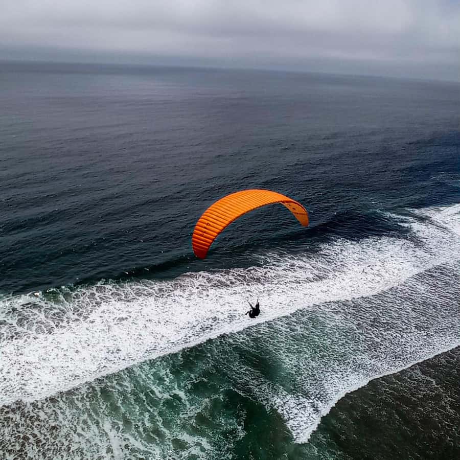 Maitencillo: Two-seater paragliding flight - Taking off from Cerro Tacna