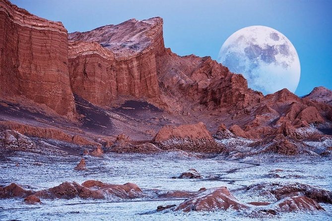 Moon Valley Half-Day Tour from San Pedro de Atacama - Entering Valle de la Luna and the Salt Caverns