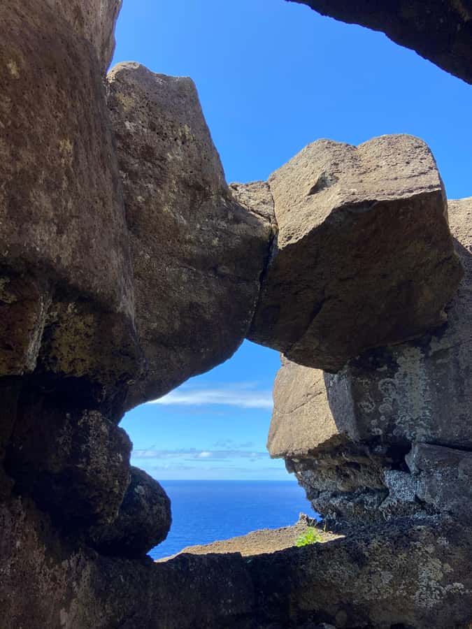 Mystery of the Poike:Walk through the most unknown Rapa Nui - Vai a Heva face and the mystery of the rock