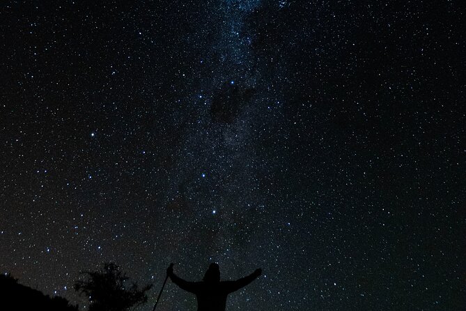 Night walk with astro photography - A quiet viewpoint under a very dark sky