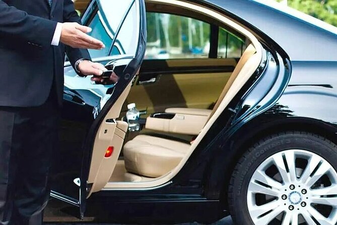 Oneway Private Transfer from Punta Arenas Airport to Punta Arenas - Clean vehicles, careful driving, and the private format