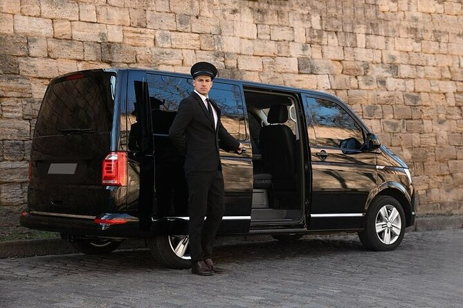 Oneway Private Transfer from Punta Arenas Airport to Punta Arenas - One-way service and the return to PUQ