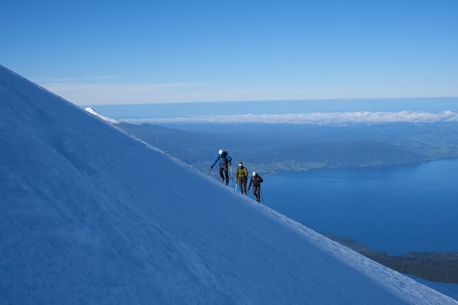 Osorno Volcáno guided ascent - The glacier briefing and technical equipment