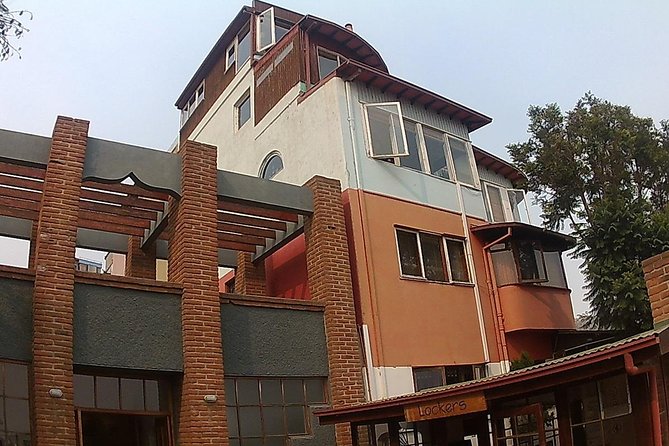 P. Neruda Museums: Isla Negra-La Sebastiana & Lunch F Valparaiso - Cerro Concepción: a UNESCO walking hour