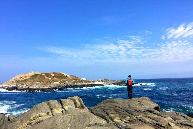 Pacific Ocean Hike Private Tour 7K - Zapallar, paragliders, and a simple picnic