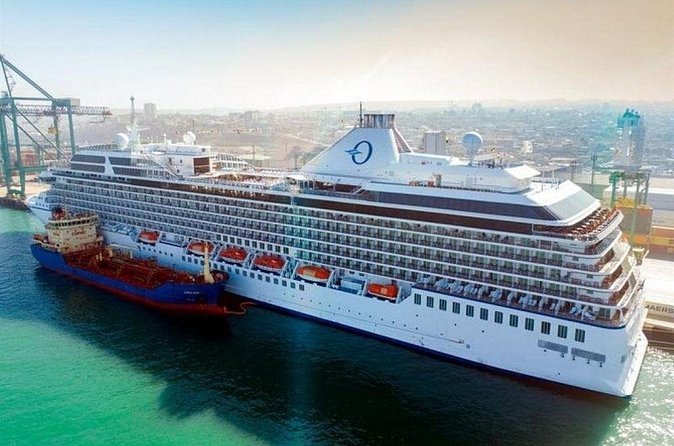Pick up or drop off Valparaiso -San Antonio / Santiago Hotels - A private vehicle with practical comforts