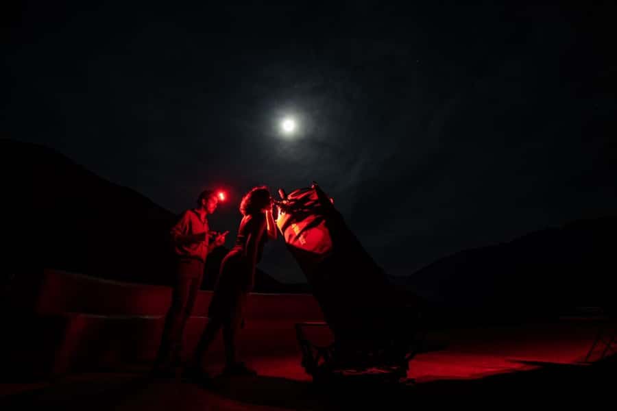 Pisco Elqui: Mountaintop Stargazing and Night Portrait - Taking turns at the 20-inch telescope