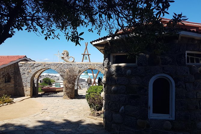 Poetry and Wines: Isla Negra and Undurraga vineyard - Who should book this day trip?