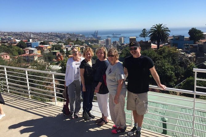 Pre or Post Valparaiso Cruise with Santiago City Tour and optional Vineyard - Who gets good value at $94.90?