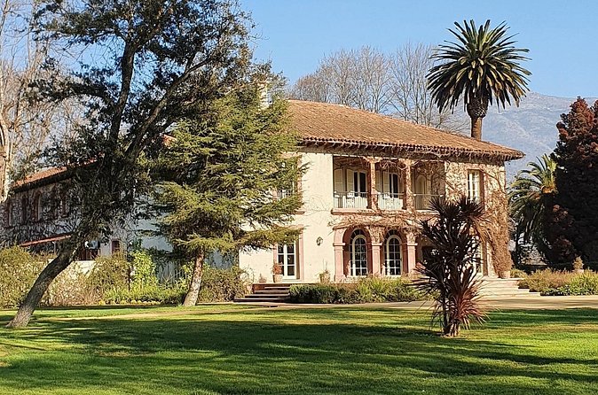 Private Full Day Tour of Viñas Tarapacá and Santa Ema Isla de Maipo - How the Day Compares With a Basic Winery Visit