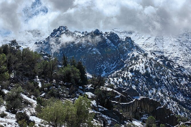Private Hiking Experience to El Manzano Caves - A practical lunch with a remarkable setting