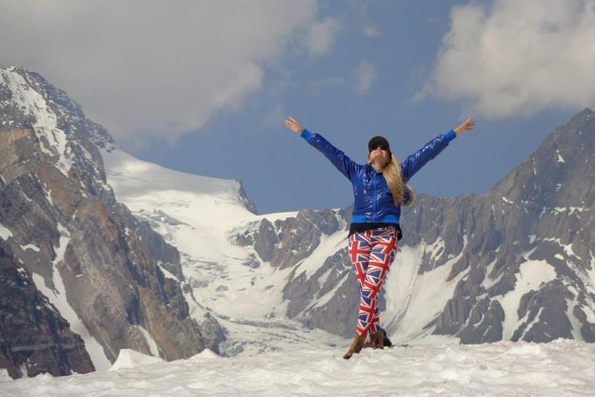 Private Hiking Trip to El Morado Hanging Glacier from Santiago, Carbon Neutral - The morning pickup and private ride