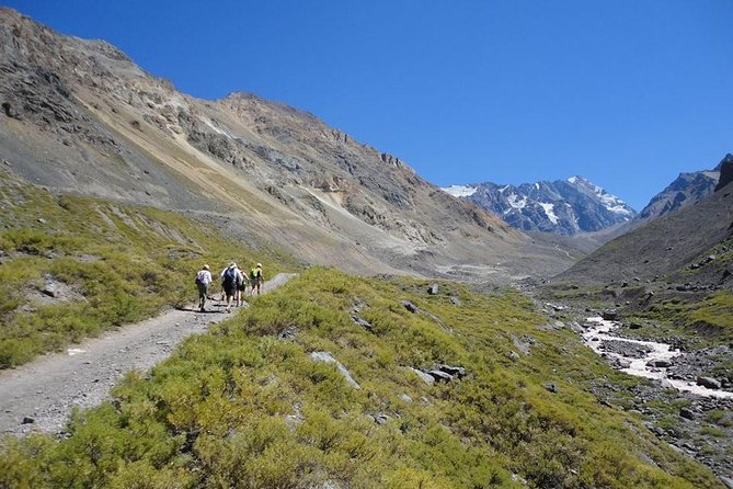 Private Hiking Trip to El Morado Hanging Glacier from Santiago, Carbon Neutral - Crossing the Andean valley toward the glacier