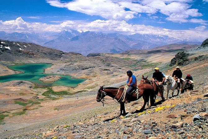 Private Horseback riding and wines from Santiago - Leaving Santiago for Cajón del Maipo