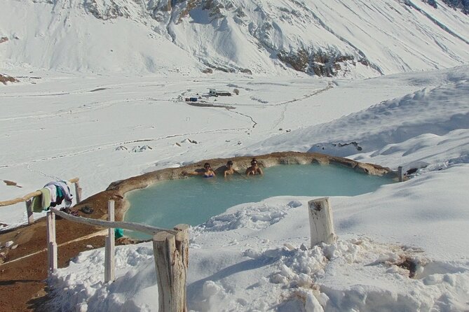 Private Santiago, Visit Hot Springs and Picnic in Cajon del Maipo - Cajon del Maipo town and the breakfast pause