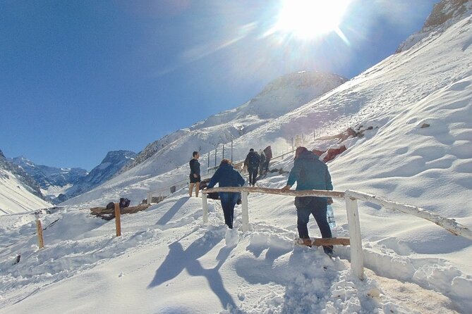 Private Santiago, Visit Hot Springs and Picnic in Cajon del Maipo - An Andes picnic with snacks and wine