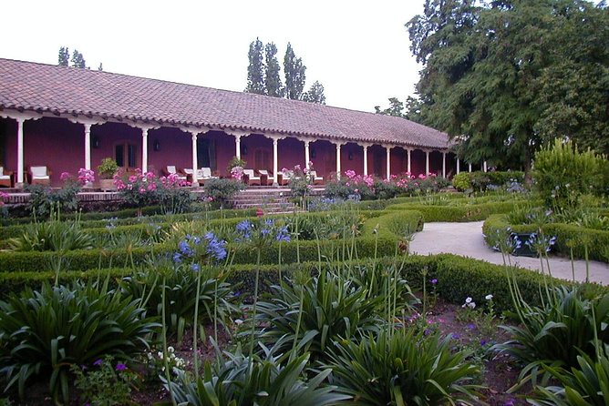 PRIVATE TOUR: 3 most famous wineries on 1 day from Santiago - Full Winetasting - What this full-day wine trip is trying to do