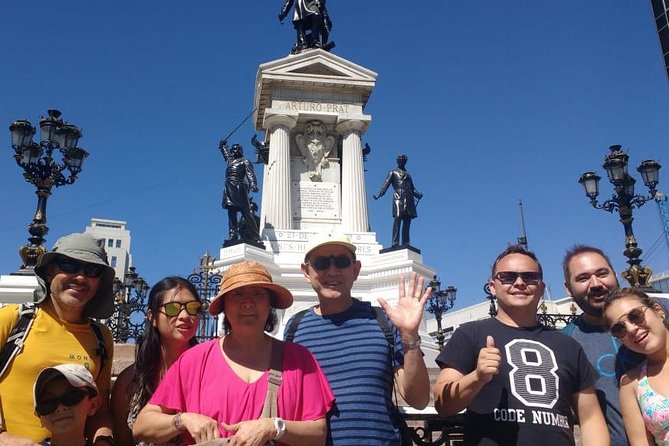 PRIVATE TOUR: Pre-Post Cruise Viña del Mar Valparaiso and Casablanca Winery tour - Plaza de los Poetas and the Moai
