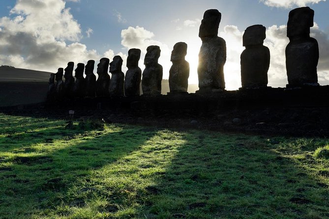 Private Tour: Tongariki Sunrise Experience - Guides who add meaning to the moai