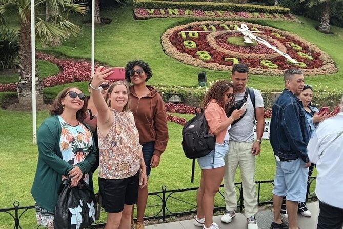 Private Tour Valparaiso and Viña del Mar wine shop in white house - The Flower Clock and Viña del Mar’s seaside character