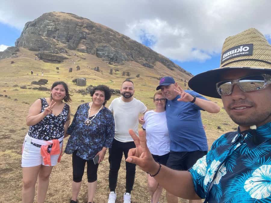 Private tour: where the history of the Moai was born - Tongariki: the grandest row of standing statues