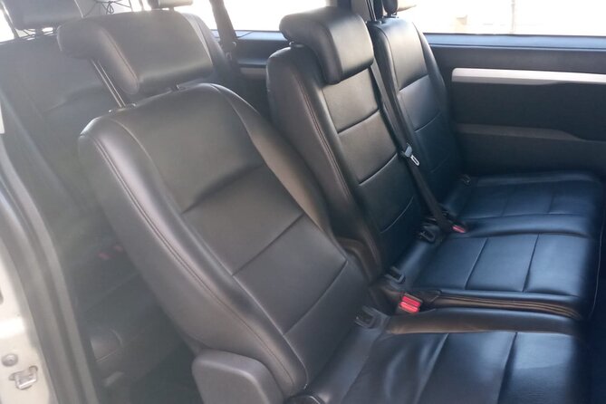 Private Transfer: Airport Santiago⇄Hotel, Valpo or San Antonio - The Spanish-Only Communication Question