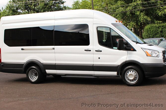 Private Transfer from Santiago Airport to Santiago Hotel & V.V. - A private vehicle instead of a shared shuttle