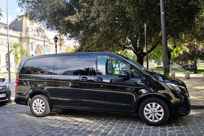 Private Transfer from Santiago Airport to Santiago Hotel & V.V. - Finding the driver at Gate 4