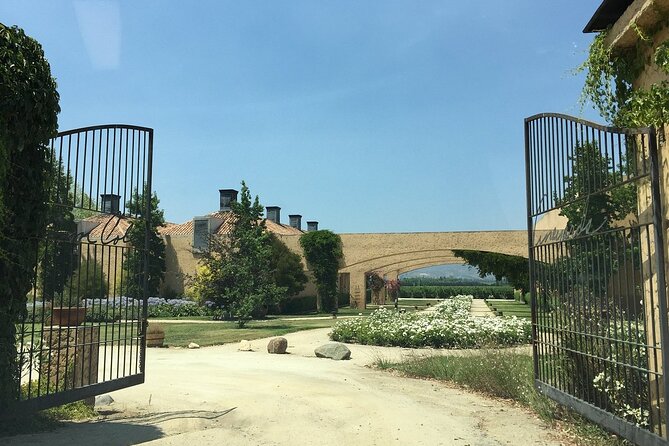 Private Valparaiso Visit William Cole Winery & Transfer to Hotel - Who should book this private winery transfer?