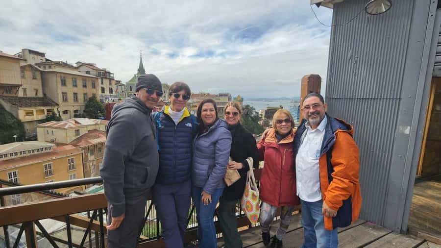 Private: Viña del Mar and Valparaiso Day Tour - Starting in Viña del Mar at the Flower Clock