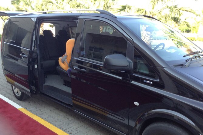 Puerto Montt Airport (PMC) to Puerto Varas City- Arrival Transfer - Finding the driver after customs