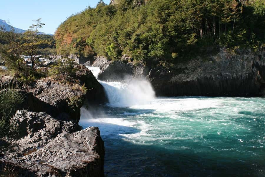 Puerto Montt: Osorno Volcano and Petrohué Falls Guided Tour - Climbing Osorno to 1,240 meters