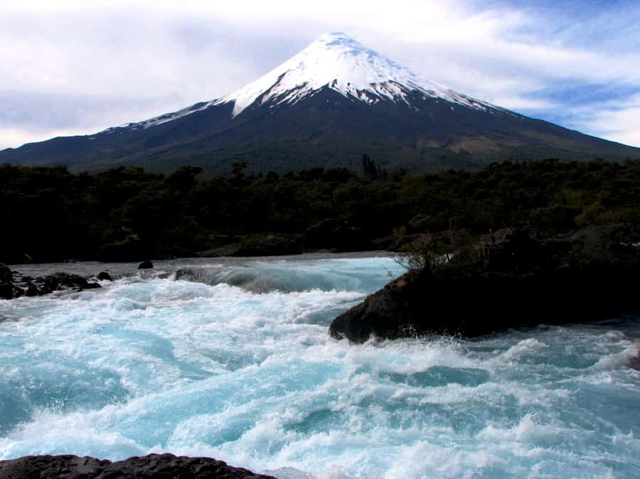 Puerto Varas: Osorno Volcano, Petrohue Falls Full-day Trip - Pickup details need a quick check