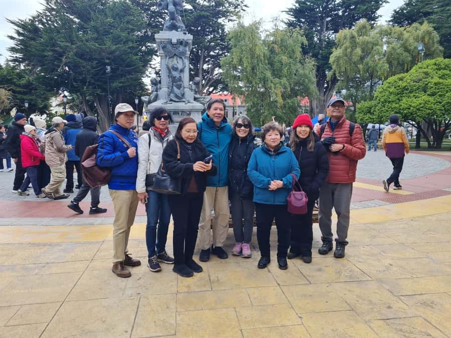 Punta Arenas: Magallanes National Reserve and City Tour - Guide service, languages, and small practical details