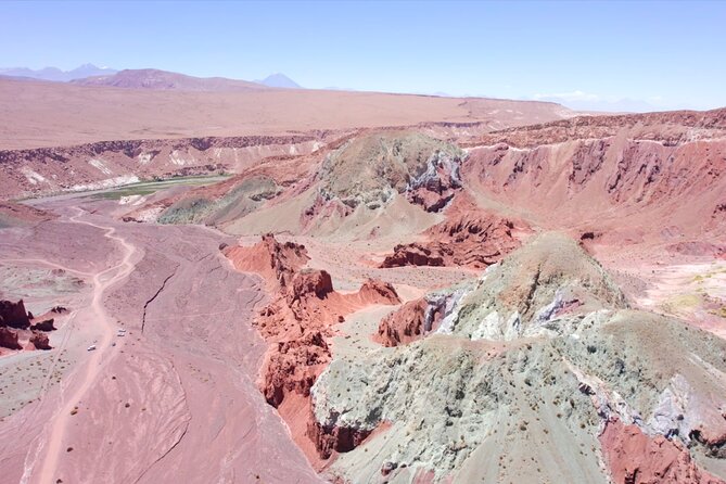 Rainbow Valley and Petroglyphs of Yerbas Buenas - Rainbow Valley and the colors of the Domeyko Range